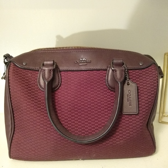 Like new coach shoulder bag satchel! - Picture 2 of 5